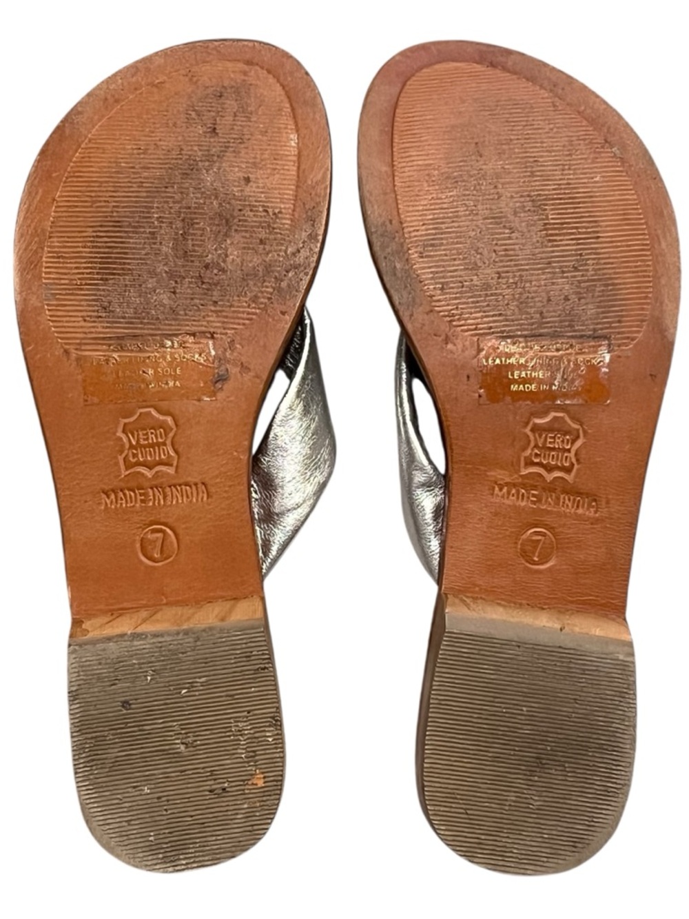 Diba Metallic Silver Leather Thong Sandals Shell Disc Detail Boho Y2K Size 7 - Picture 10 of 10